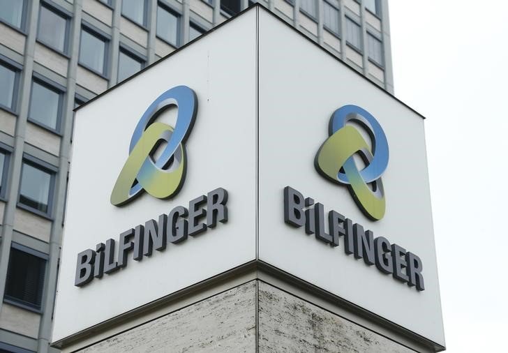 © Reuters. The logo of German industrial services provider Bilfinger is pictured outside its headquarters in Mannheim