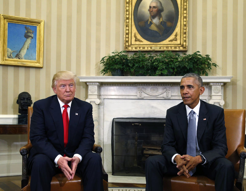 © Reuters. U.S. President Obama meets with President-elect Trump in the White House Oval Office in Washington