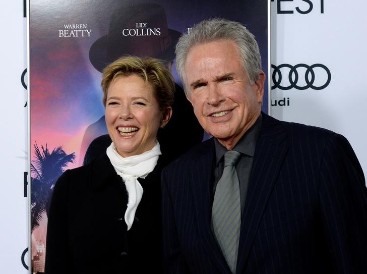 © Reuters. Warren Beatty e Annette Bening chegam para lançamento de "Rules Don't Apply"