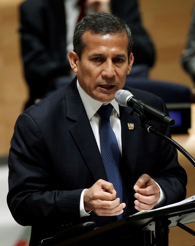 © Reuters. الإدعاء في بيرو يقول إنه يمكن إدانة رئيس سابق بغسيل أموال