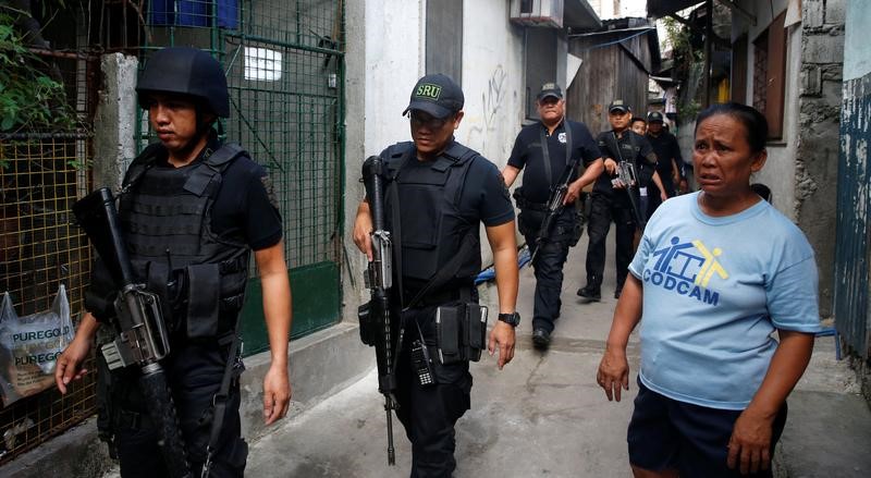 © Reuters. رئيس الفلبين يهدد بإجراءات صارمة ضمن الحرب على المخدرات