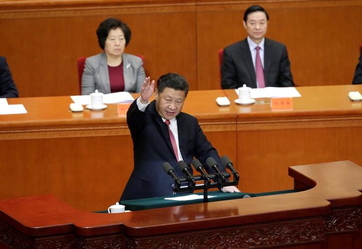 © Reuters. China's President Xi Jinping delivers a speech at a conference commemorating the 150th birth anniversary of Sun Yat-Sen in Beijing