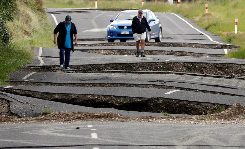 © Reuters. دمار هائل" بعد زلزال قوي وتوابع في نيوزيلندا
