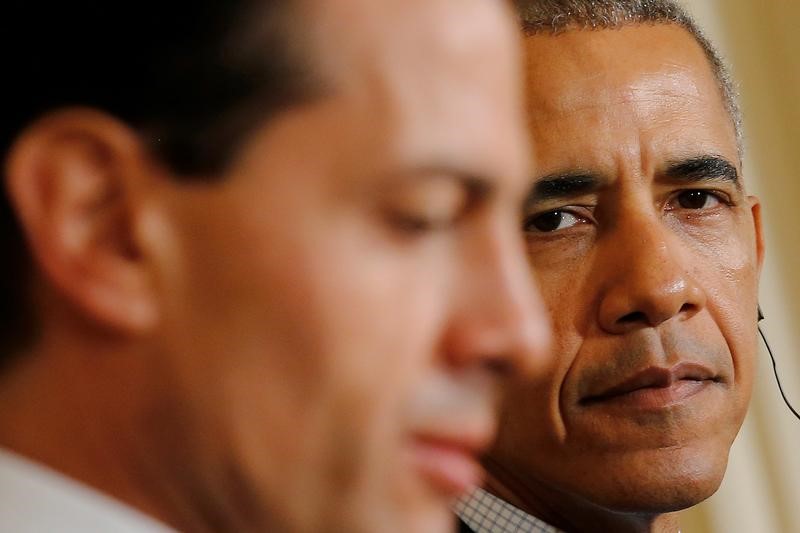 © Reuters. Presidente mexicano e Obama durante entrevista na Casa Branca