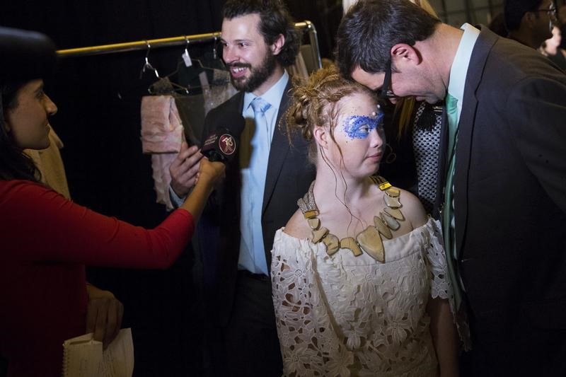 © Reuters. عرض أزياء يجمع 2.1 مليون دولار لصالح مرضى متلازمة داون