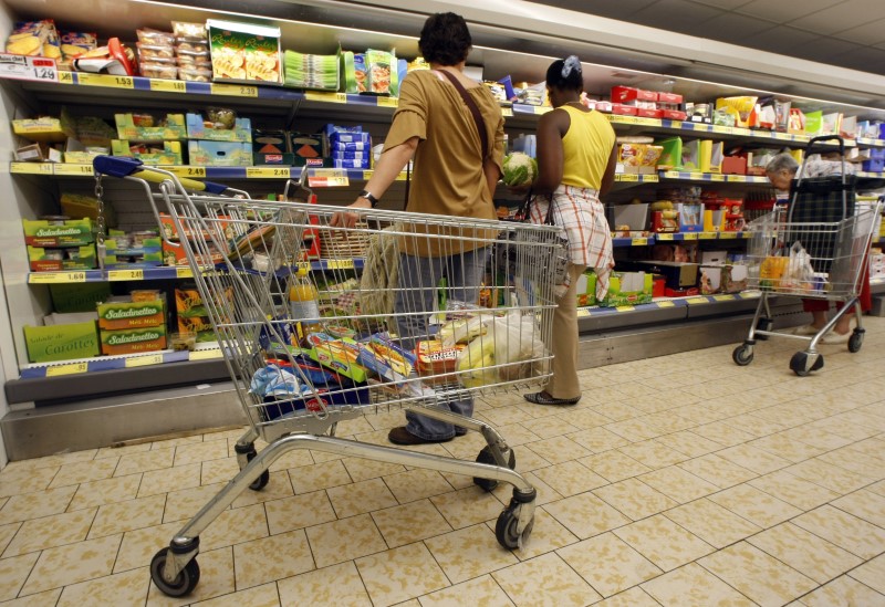 © Reuters. LES PRIX À LA CONSOMMATION RESTENT INCHANGÉS EN FRANCE