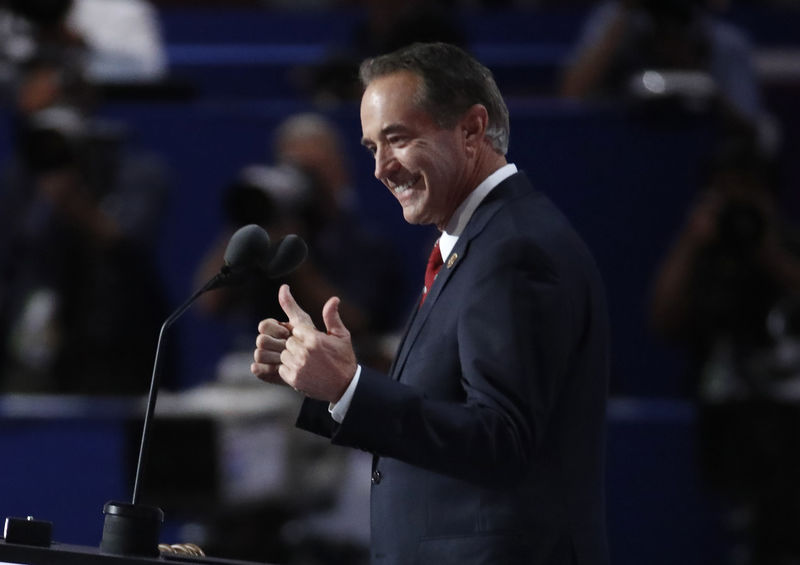 © Reuters. Representative Chris Collins flashes a thumbs-up before delivering his nomination speech at the Republican National Convention in Cleveland