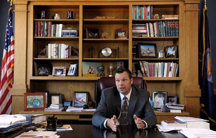 © Reuters. Secretário do Estado de Kansas, Kris Kobach