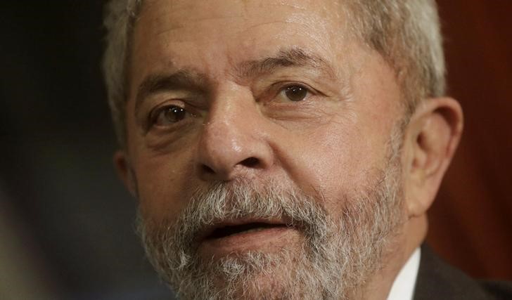 © Reuters. Ex-presidente Luiz Inácio Lula da Silva durante reunião no Rio de Janeiro