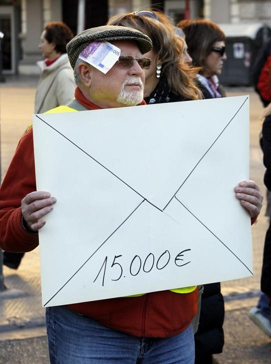 © Reuters. Cuatro de cada cinco españoles ven insuficiente la lucha contra la corrupción