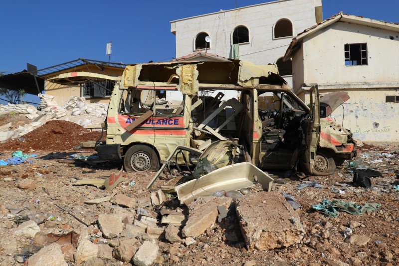 © Reuters. Ambulância é danificada após ataque a leste de Aleppo