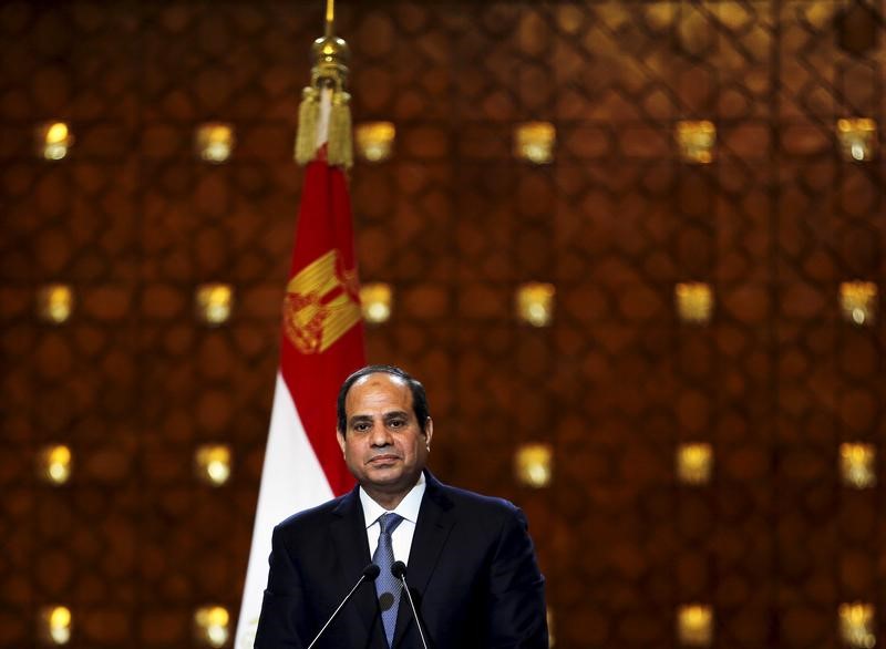 © Reuters. الرئيس المصري يعفو عن 82 محبوسا غالبيتهم طلاب محتجون