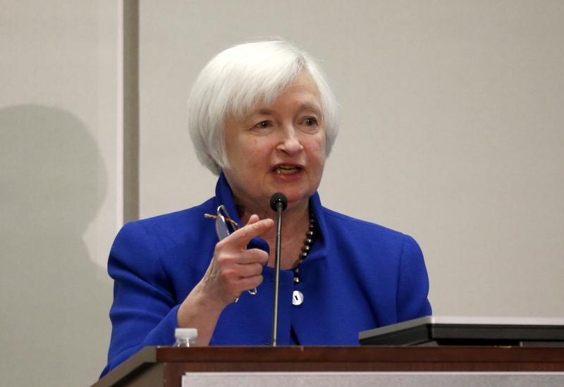 © Reuters. U.S. Federal Reserve Chair Janet Yellen speaks at a conference hosted by the Federal Reserve Bank of Boston in Boston