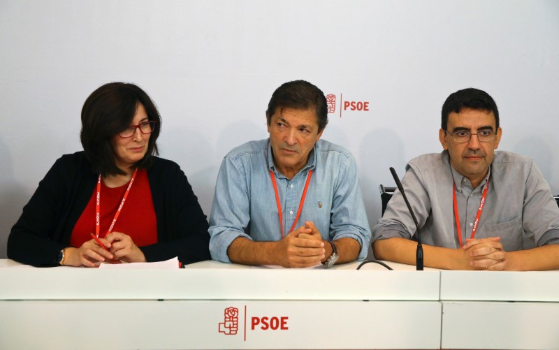 © Reuters. El PSOE releva a varios díscolos de cargos relevantes en el Congreso