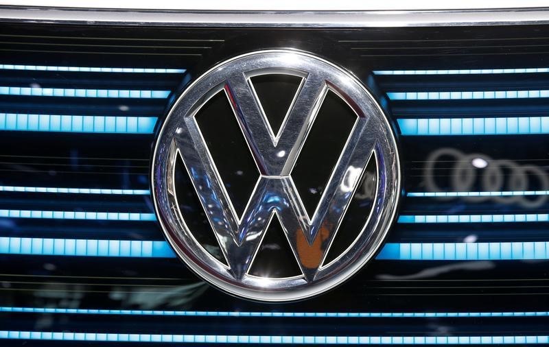 © Reuters. View of a VW logo at the Mondial de l'Automobile, Paris auto show, during media day in Paris