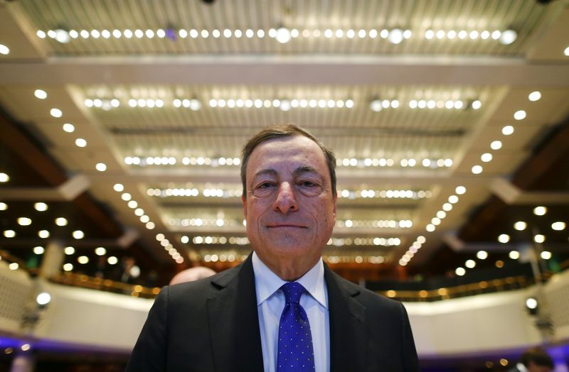 © Reuters. Draghi defiende que la regulación del sector bancario no debe dar marcha atrás
