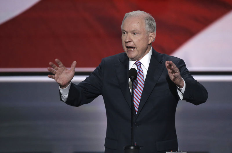 © Reuters. U.S. Senator Jeff Sessions speaks at the Republican National Convention in Cleveland