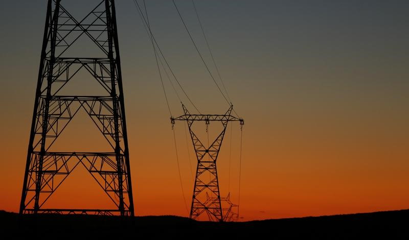 © Reuters. El recibo eléctrico subirá mínimamente con nuevos márgenes para comercializadoras