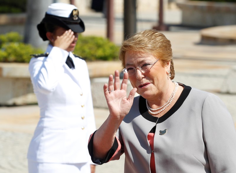 © Reuters. Chile's President Bachelet arrives at the convention center before the opening of the 25th Ibero-American Summit in Cartagena, Colombia