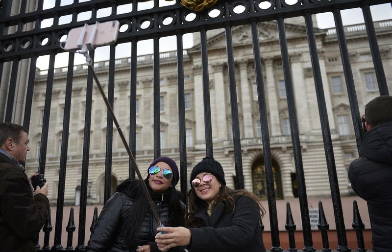 © Reuters. El palacio de Buckingham recibe 369 millones de libras para renovarse