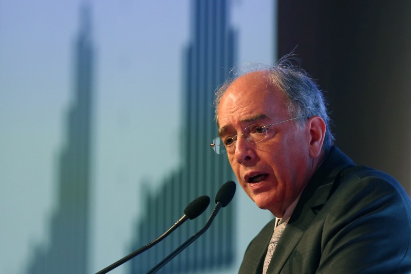 © Reuters. O presidente da Petrobras Pedro Parente participa de fórum de economia e política em São Paulo, no Brasil