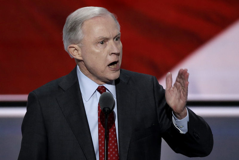 © Reuters. Senator Jeff Sessions delivers a nominating speech for Republican U.S. Presidential candidate Trump at the Republican National Convention in Cleveland