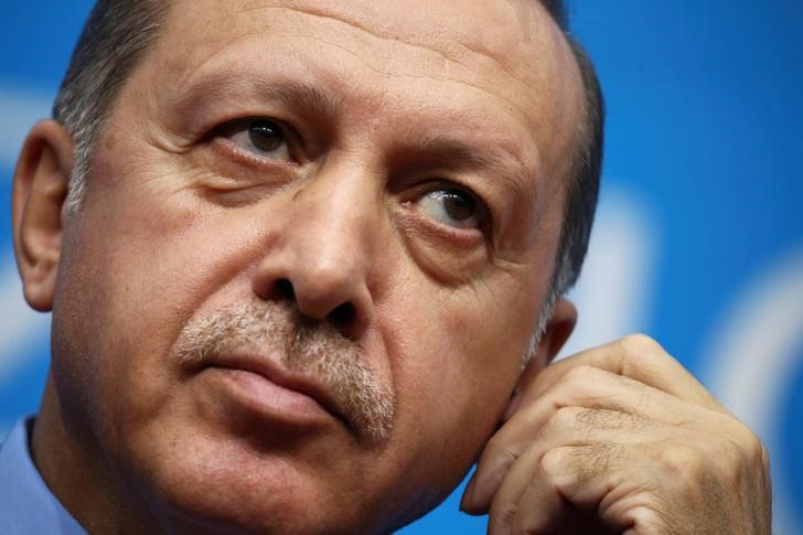 © Reuters. إردوغان يلمح إلى إمكانية انضمام تركيا لمنظمة شنغهاي للتعاون