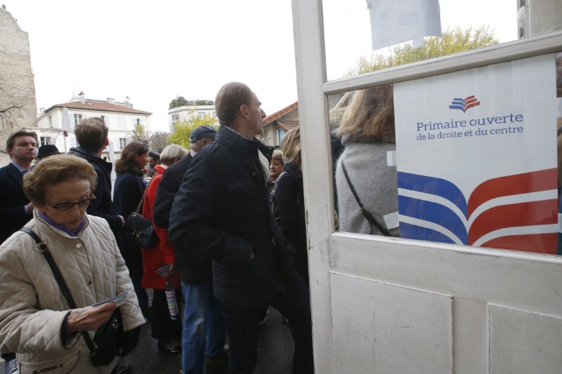 © Reuters. 1,138 MILLION DE VOTANTS À MIDI SUR 6.874 BUREAUX