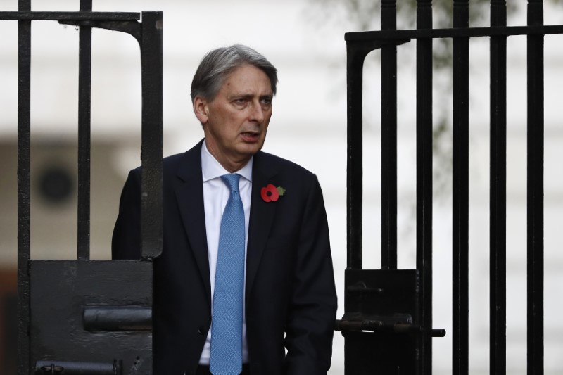 © Reuters. وزير: خروج بريطانيا من الاتحاد الأوروبي يجب أن يتبعه تحول سلس