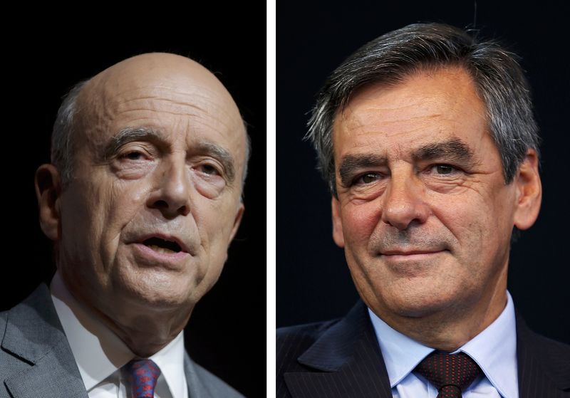 © Reuters. Pré-candidatos conservadores à Presidência da França Alain Juppé (esquerda) e François Fillon