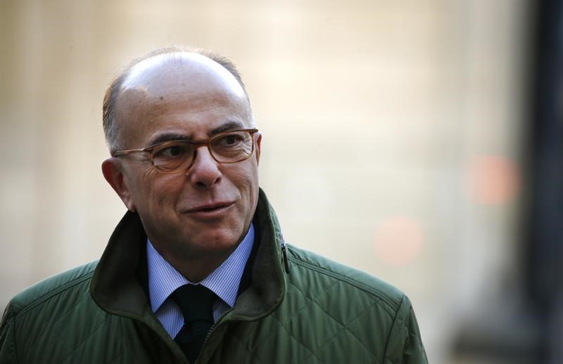 © Reuters. Ministro do Interior francês, Bernard Cazeneuve