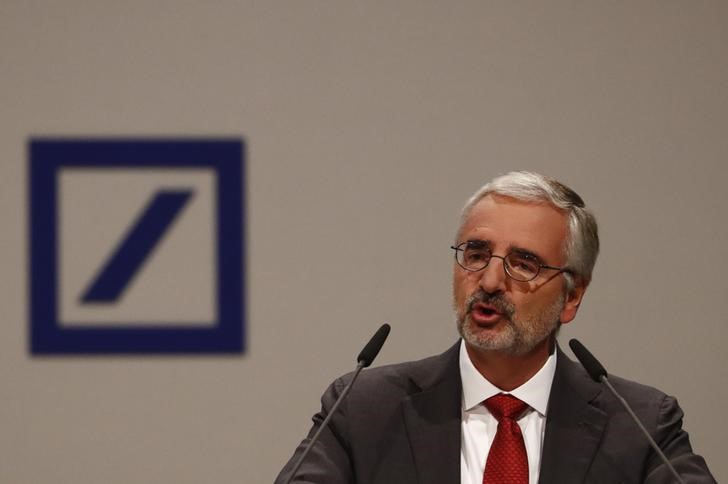 © Reuters. Deutsche Bank supervisory board chairman Achleitner addresses the bank's annual general meeting in Frankfurt