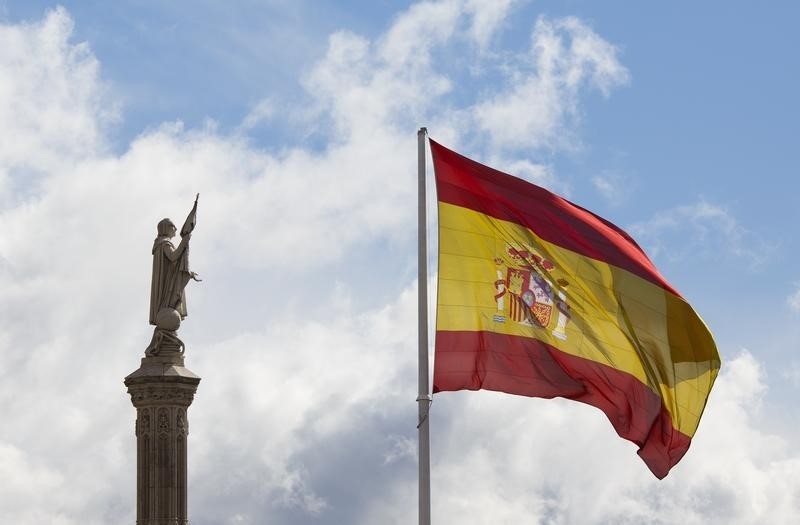© Reuters. España coloca 3.325 millones en Letras a tipos negativos
