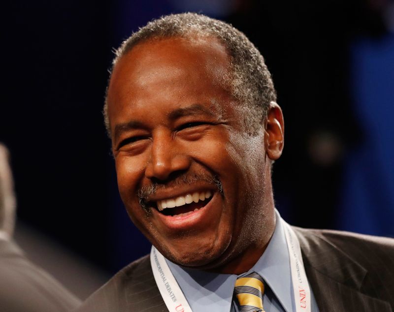 © Reuters. Former candidate Ben Carson arrives to attend the third and final 2016 presidential campaign debate in Las Vegas