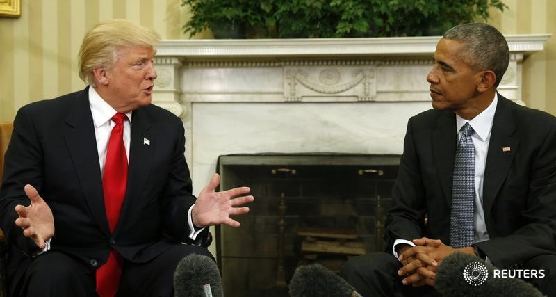 © Reuters. President Obama meets with President-electTrump at the White House in Washington