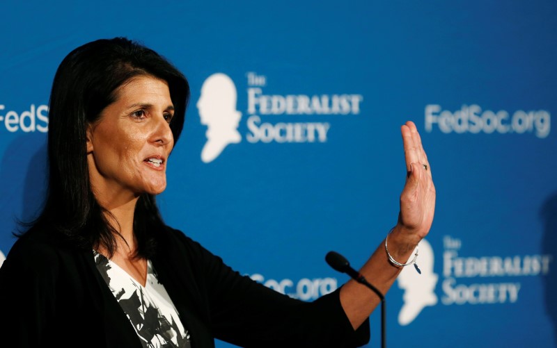 © Reuters. Republican South Carolina Governor Haley delivers remarks at  Federalist Society 2016 National Lawyers Convention in Washington