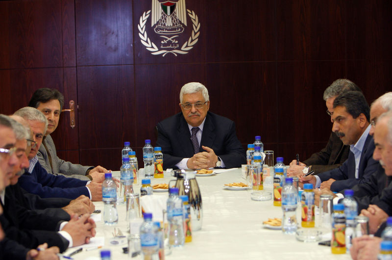© Reuters. Palestinian President Mahmoud Abbas attends the Fatah Central Committee meeting in Ramallah