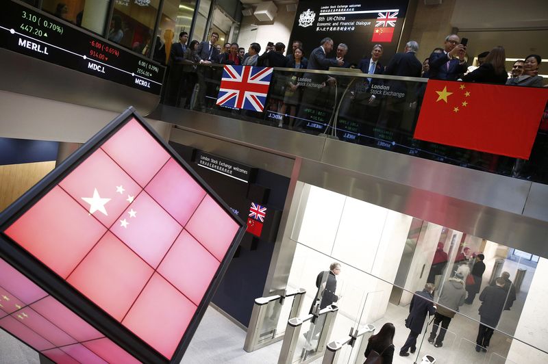 © Reuters. Britain's Chancellor of the Exchequer Philip Hammond, opens the London Stock Exchange