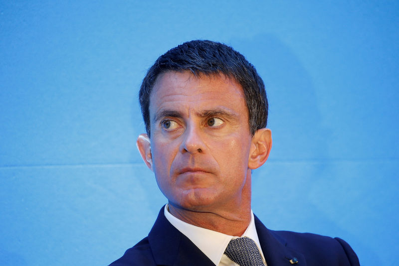 © Reuters. VALLS PLAIDE POUR DES CANDIDATURES UTILES À GAUCHE