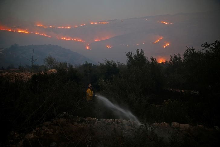 © Reuters. Incêndio em Nataf, Israel