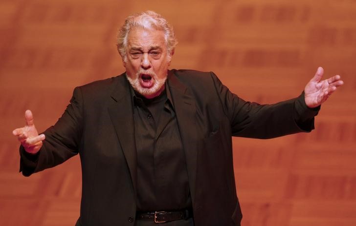 © Reuters. Plácido Domingo durante performance em Viena