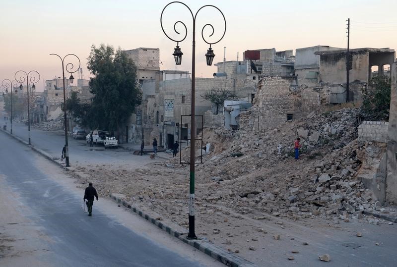 © Reuters. الجيش السوري يتقدم في شرق حلب الخاضع للمعارضة