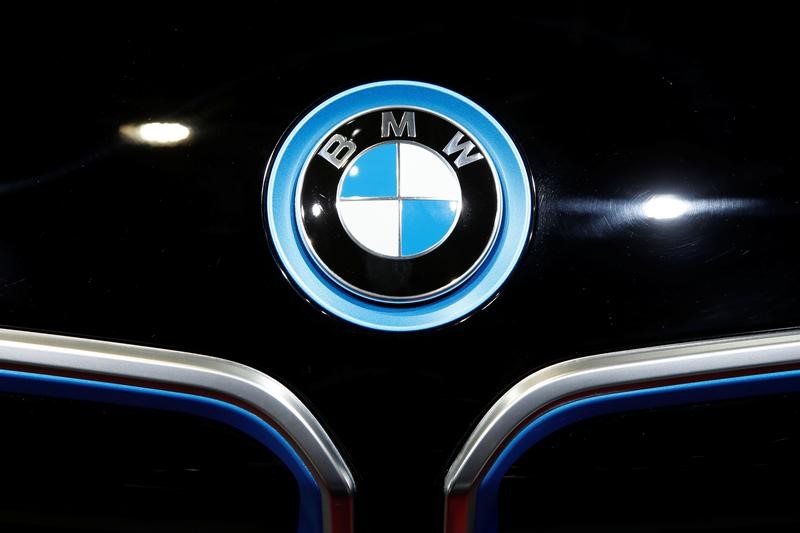 © Reuters. A BMW logo is seen on media day at the Paris auto show, in Paris