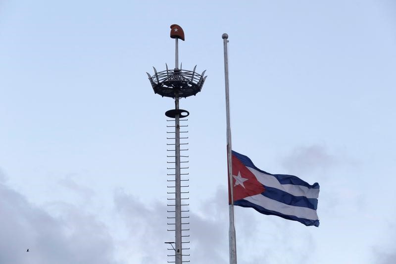 © Reuters. CUBA S'INTERROGE SUR SES RELATIONS FUTURES AVEC LES USA