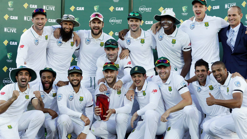 © Reuters. Cricket - Australia v South Africa - Third Test cricket match - Adelaide Oval, Adelaide, Australia