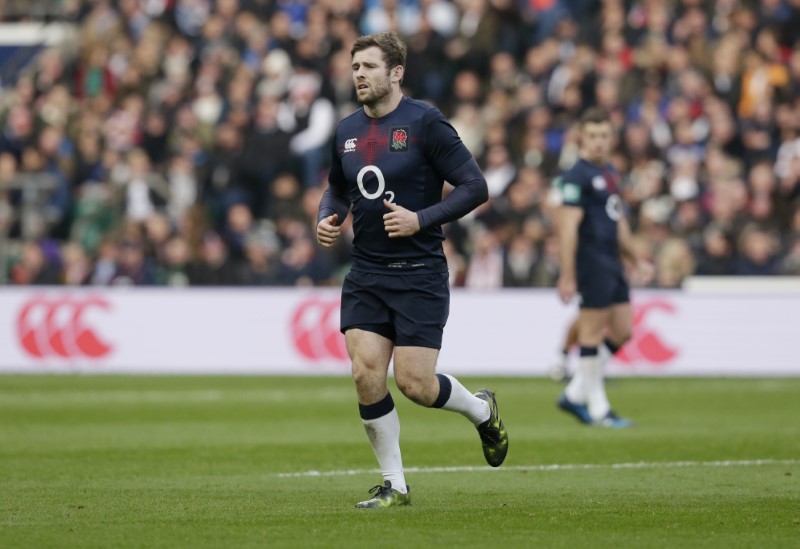 © Reuters. England's Elliot Daly is sent off