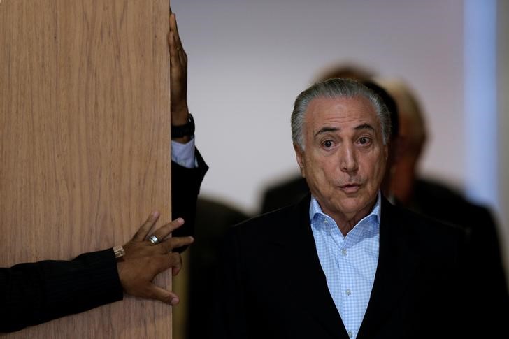 © Reuters. Brazil's President Michel Temer arrives to a news conference at the Planalto Palace in Brasilia