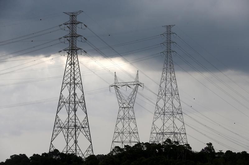 © Reuters. Torres de transmissão em energia em Diadema