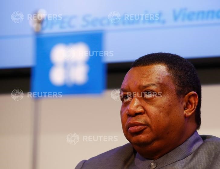 © Reuters. Генсек ОПЕК Муххамед Баркиндо на пресс-конференции в Вене