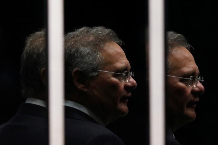 © Reuters. Presidente do Senado, Renan Calheiros, durante sessão da Casa, em Brasília